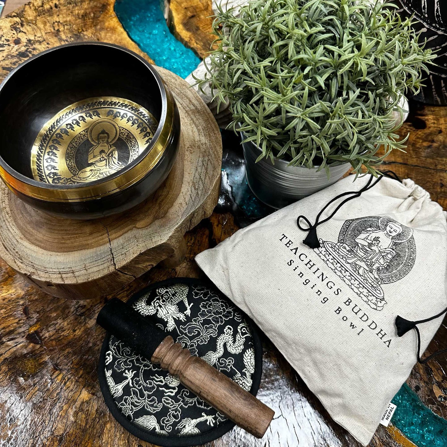 Håndhamret og graveret sangskål - 14 cm gavesæt