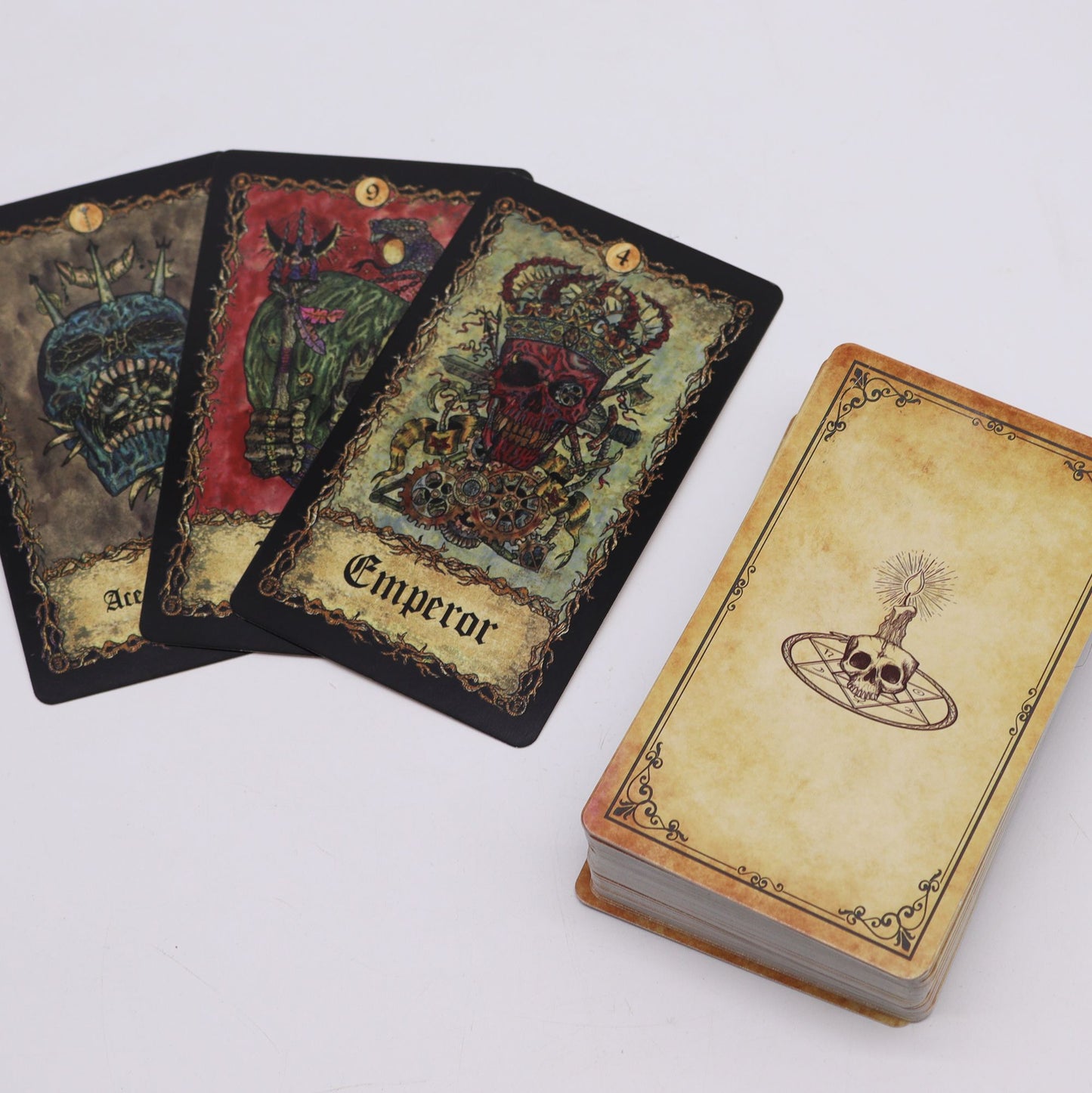 Requiem Arcana Tarot - 78 kort og guidebog