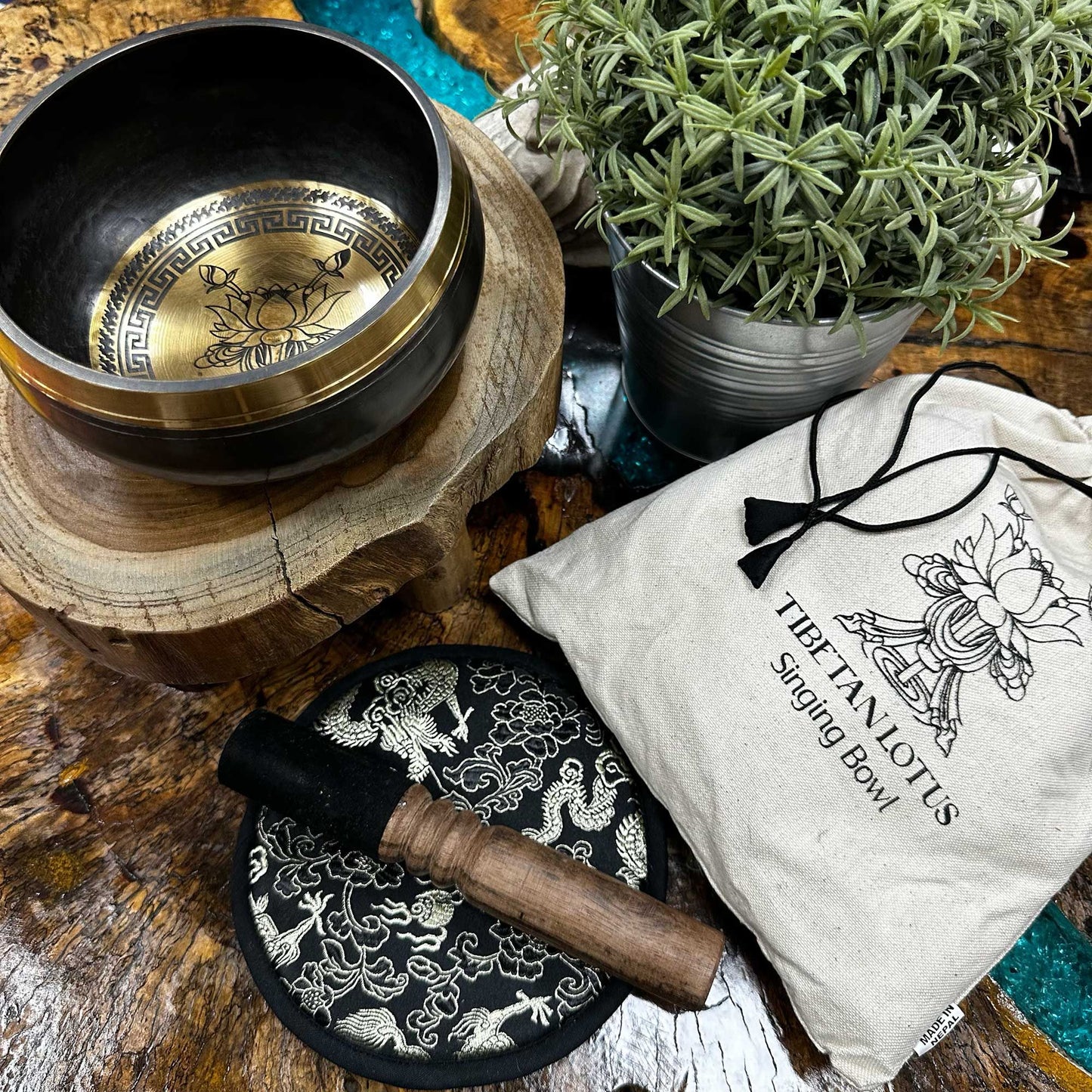 Håndhamret syngeskål 14 cm (Lotus)