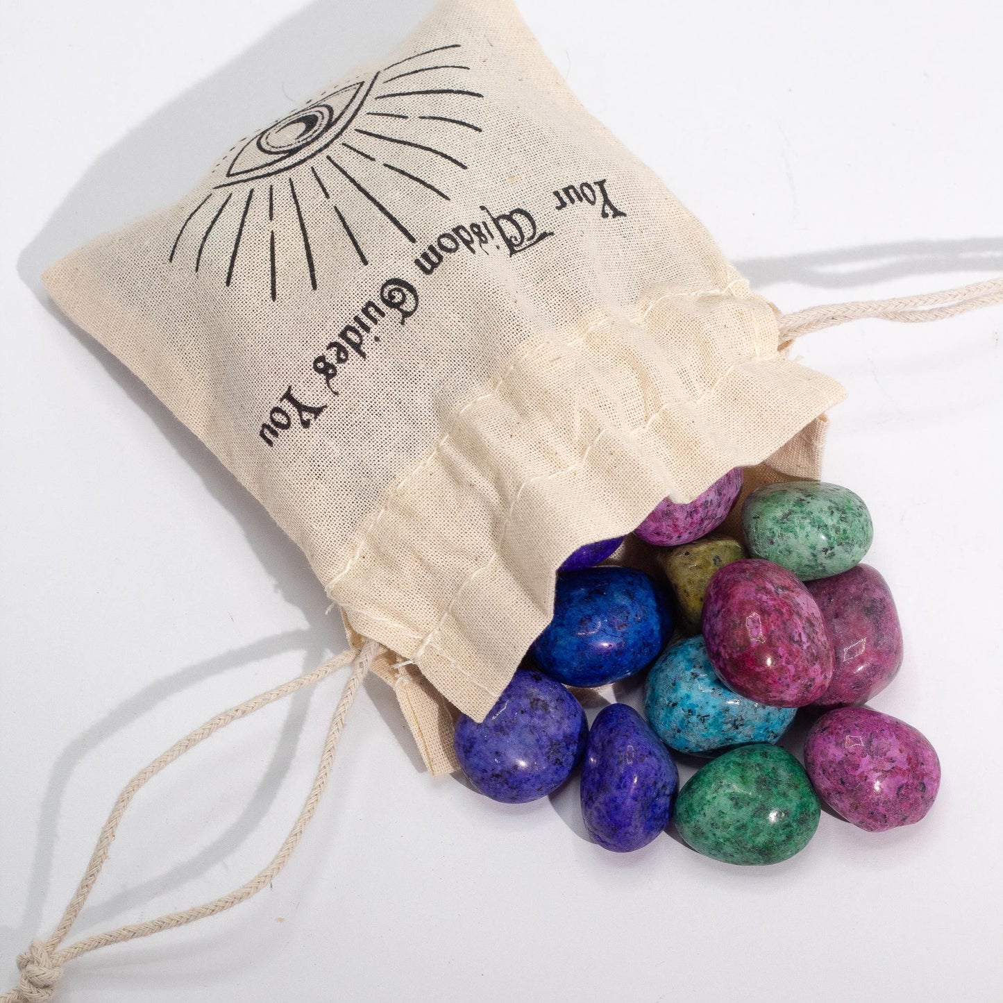 Farvebehandlede dalmatinerjaspis lommesten - 1 kg