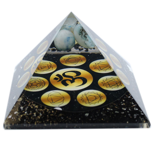 Orgonit pyramide – Midnight Om & chakra – 90 mm